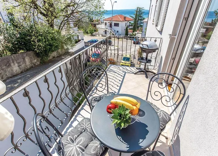 Awesome In Διαμέρισμα Crikvenica